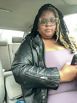 Snapshot of kweenxkarma chatting on 03/13/25, 01:32 kweenxkarma online show from 03/13/25, 01:32