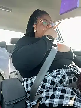 Snapshot of kweenxkarma chatting on 03/21/25, 08:40 kweenxkarma online show from 03/21/25, 08:40