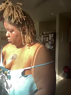 Snapshot of kweenxkarma chatting on 09/08/25, 09:14 kweenxkarma online show from 09/08/25, 09:14