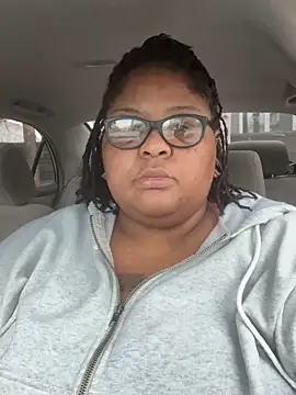 Snapshot of kweenxkarma chatting on 09/25/25, 01:09 kweenxkarma online show from 09/25/25, 01:09