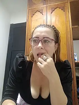 Snapshot of mademonsexy chatting on 06/16/26, 03:31 mademonsexy online show from 06/16/26, 03:31