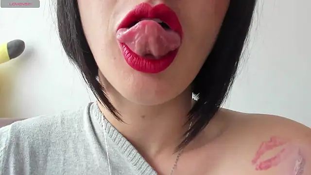 queen fetish online show from 02/25/25, 02:00