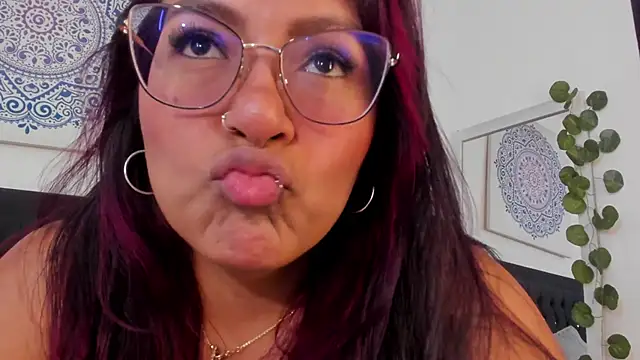 evelynjohnsoon online show from 03/11/25, 12:28