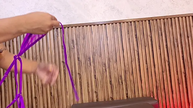 evelynjohnsoon online show from 11/18/25, 11:47