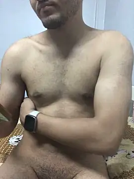 Snapshot of Arabian-B chatting on 10/28/25, 12:19 Arabian-B online show from 10/28/25, 12:19