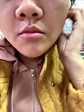 Snapshot of Zhuli11 chatting on 10/29/25, 10:06 Zhuli11 online show from 10/29/25, 10:06