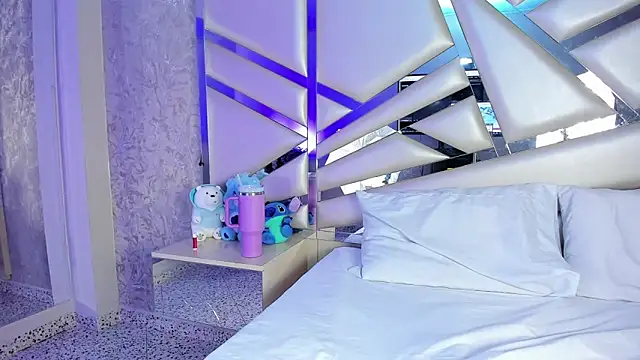 Snapshot of Miia002 chatting on 01/14/26, 11:42 Miia002 online show from 01/14/26, 11:42