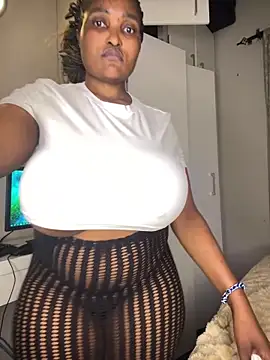 Bustygoddess32 online show from 04/29/26, 01:53