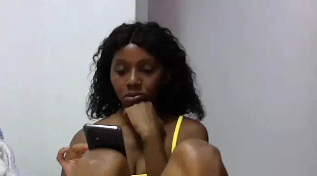 Snapshot of Sexxybella27 chatting on 02/19/25, 10:42 Sexxybella27 online show from 02/19/25, 10:42