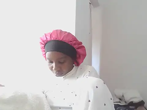 Snapshot of Sexxybella27 chatting on 09/21/25, 12:51 Sexxybella27 online show from 09/21/25, 12:51