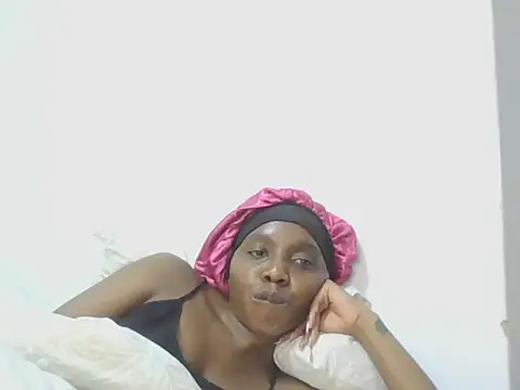 Snapshot of Sexxybella27 chatting on 09/22/25, 12:56 Sexxybella27 online show from 09/22/25, 12:56