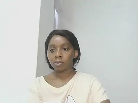 Snapshot of Sexxybella27 chatting on 10/06/25, 05:32 Sexxybella27 online show from 10/06/25, 05:32