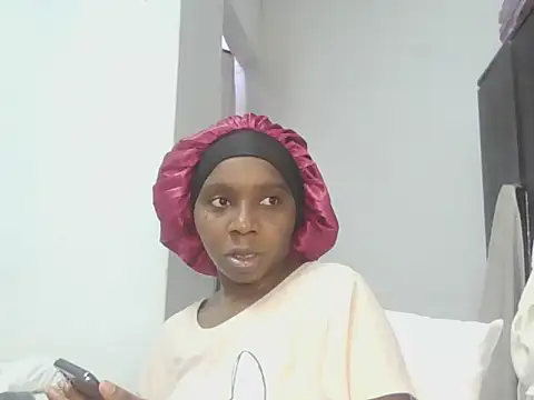 Snapshot of Sexxybella27 chatting on 10/13/25, 09:48 Sexxybella27 online show from 10/13/25, 09:48