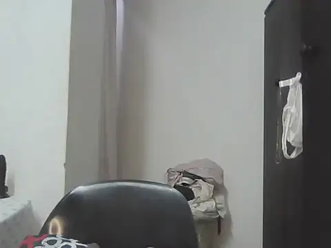 Snapshot of Sexxybella27 chatting on 10/24/25, 09:33 Sexxybella27 online show from 10/24/25, 09:33