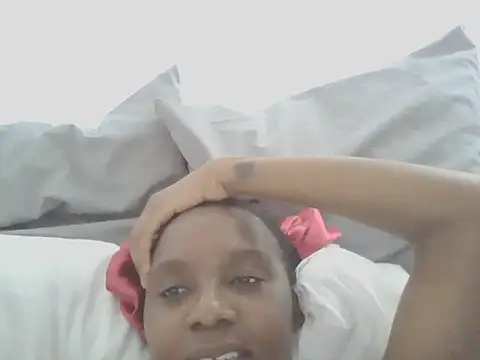 Snapshot of Sexxybella27 chatting on 11/08/25, 03:12 Sexxybella27 online show from 11/08/25, 03:12