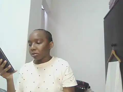 Snapshot of Sexxybella27 chatting on 11/10/25, 05:56 Sexxybella27 online show from 11/10/25, 05:56