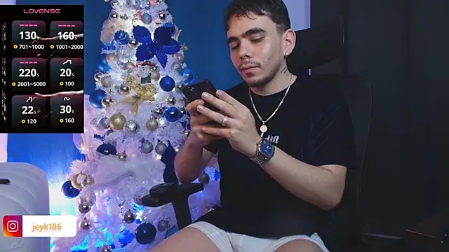 Snapshot of Jey_keler1 chatting on 12/21/25, 02:41 Jey keler1 online show from 12/21/25, 02:41