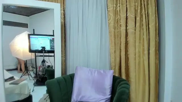 eva loreti online show from 02/17/25, 01:36