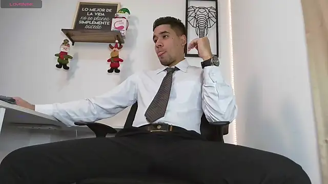Snapshot of Thonydupont chatting on 12/18/24, 10:24 Thonydupont online show from 12/18/24, 10:24