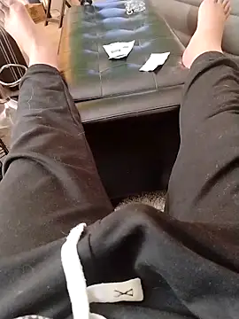 Snapshot of fukurbutt chatting on 02/14/25, 10:14 fukurbutt online show from 02/14/25, 10:14