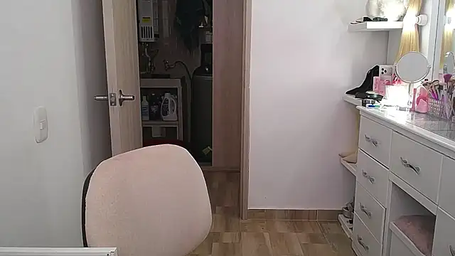 Barbie girl 69 online show from 04/24/26, 01:35