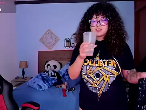 julieth love  online show from 10/10/25, 11:26