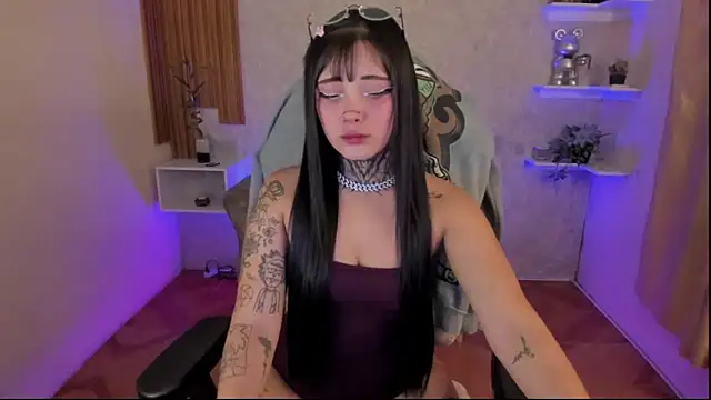 Snapshot of mia_catt05 chatting on 03/04/25, 05:21 mia catt05 online show from 03/04/25, 05:21
