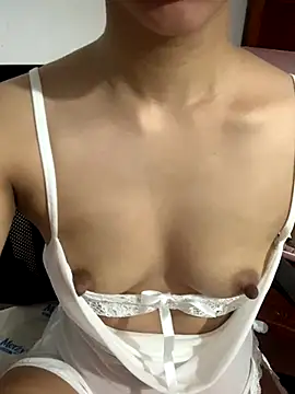 Snapshot of -Meomeo- chatting on 10/18/25, 03:20 -Meomeo- online show from 10/18/25, 03:20