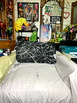 TrenaAnne online show from 09/30/25, 07:52