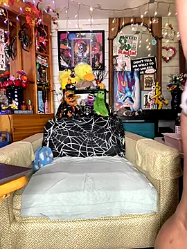 TrenaAnne online show from 10/12/25, 09:25