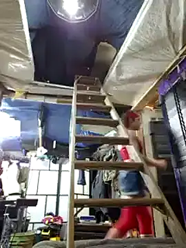 Snapshot of cdressupdiva chatting on 02/12/25, 11:40 cdressupdiva online show from 02/12/25, 11:40