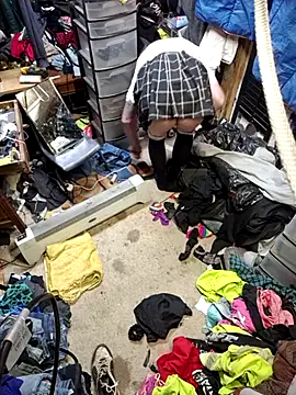 Snapshot of cdressupdiva chatting on 11/28/25, 11:51 cdressupdiva online show from 11/28/25, 11:51