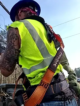 Snapshot of cdressupdiva chatting on 01/08/26, 02:41 cdressupdiva online show from 01/08/26, 02:41