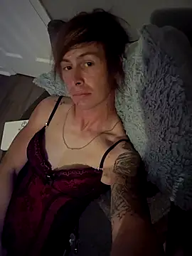 Snapshot of cdressupdiva chatting on 02/15/26, 11:30 cdressupdiva online show from 02/15/26, 11:30