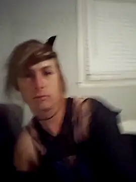 Snapshot of cdressupdiva chatting on 03/18/26, 05:54 cdressupdiva online show from 03/18/26, 05:54