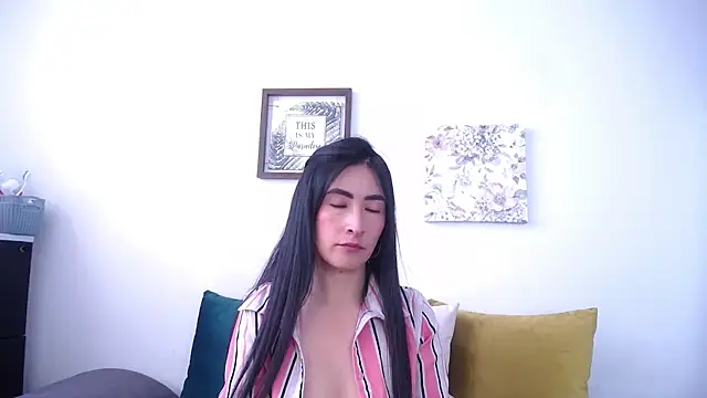 Snapshot of JainaRogers chatting on 04/04/26, 05:54 JainaRogers online show from 04/04/26, 05:54