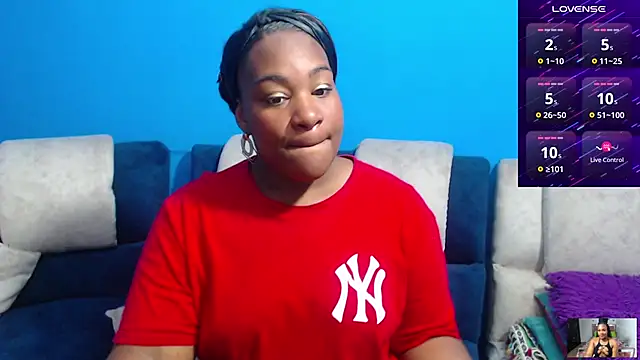 Snapshot of the_pearl199 chatting on 02/02/25, 10:49 the pearl199 online show from 02/02/25, 10:49