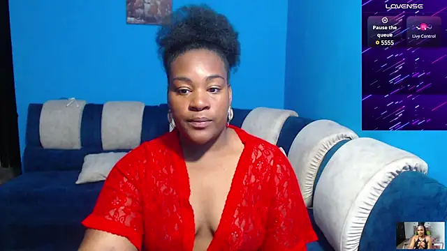 Snapshot of the_pearl199 chatting on 02/13/25, 02:01 the pearl199 online show from 02/13/25, 02:01