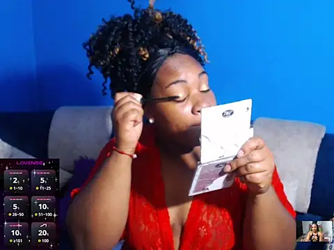 Snapshot of the_pearl199 chatting on 10/10/25, 04:44 the pearl199 online show from 10/10/25, 04:44