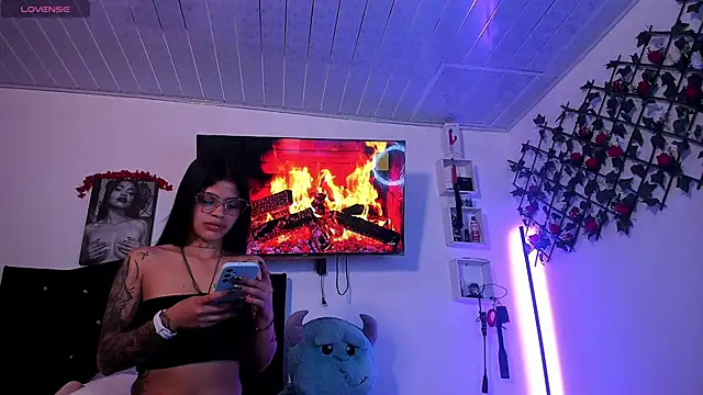 Alaia Asuka online show from 09/24/25, 12:36