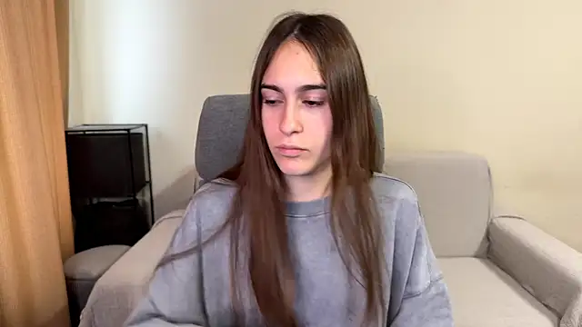Snapshot of AliceKolltt chatting on 10/21/25, 07:42 AliceKolltt online show from 10/21/25, 07:42