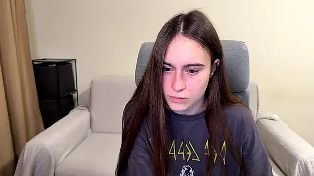 Snapshot of AliceKolltt chatting on 03/30/26, 08:21 AliceKolltt online show from 03/30/26, 08:21