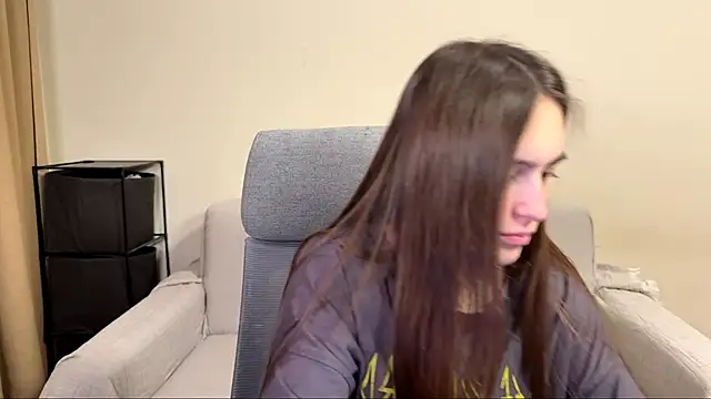 Snapshot of AliceKolltt chatting on 04/12/26, 08:36 AliceKolltt online show from 04/12/26, 08:36