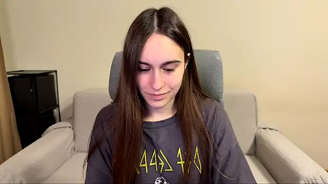 Snapshot of AliceKolltt chatting on 04/13/26, 07:41 AliceKolltt online show from 04/13/26, 07:41