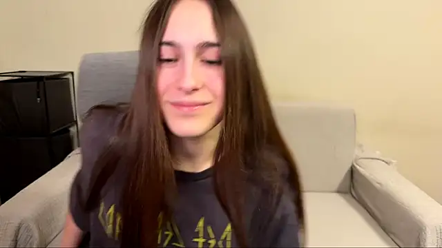 Snapshot of AliceKolltt chatting on 04/15/26, 07:10 AliceKolltt online show from 04/15/26, 07:10