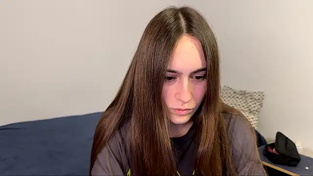Snapshot of AliceKolltt chatting on 04/20/26, 08:32 AliceKolltt online show from 04/20/26, 08:32