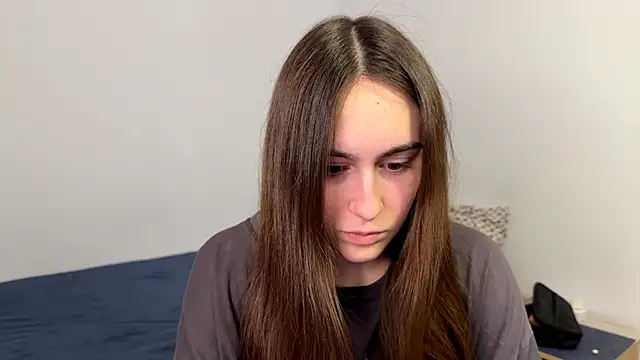 Snapshot of AliceKolltt chatting on 04/21/26, 01:53 AliceKolltt online show from 04/21/26, 01:53