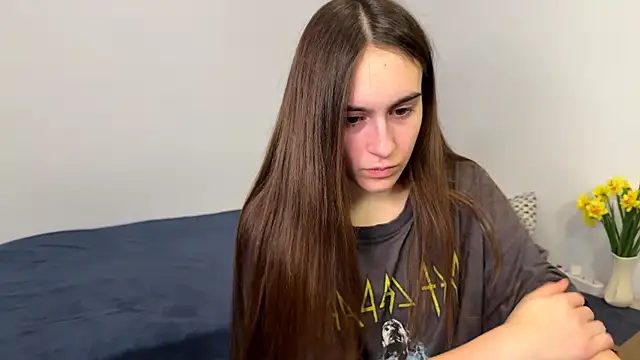 Snapshot of AliceKolltt chatting on 04/28/26, 02:27 AliceKolltt online show from 04/28/26, 02:27