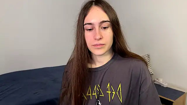 Snapshot of AliceKolltt chatting on 05/03/26, 12:05 AliceKolltt online show from 05/03/26, 12:05