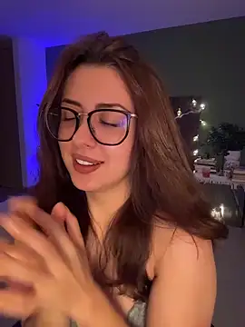 Snapshot of EmaSaenz chatting on 06/11/26, 02:53 EmaSaenz online show from 06/11/26, 02:53